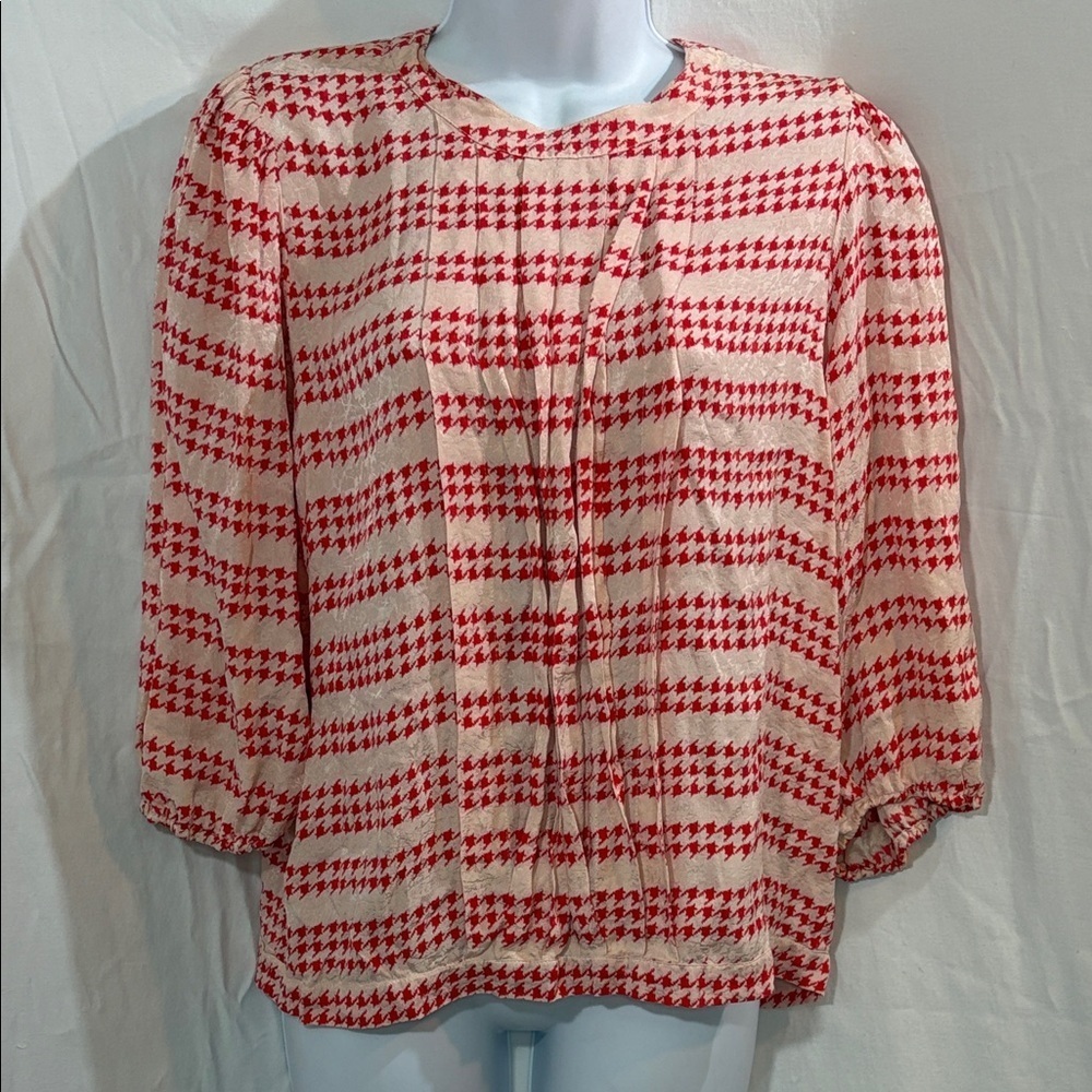 VNTG 100% Silk Diane Freís Stylish Red and Pink Patterned Blouse